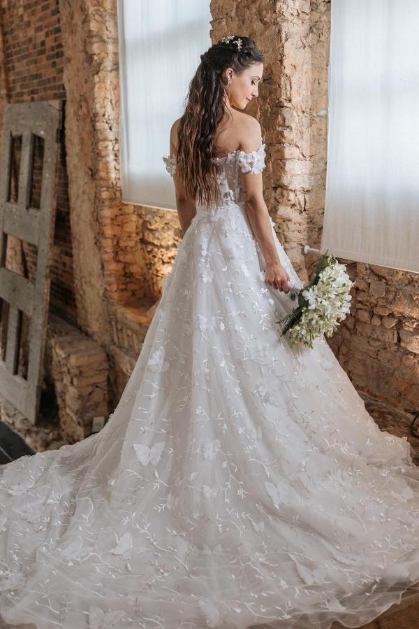 Elegant White Long A-line Off the Shoulder Tulle Floral Lace Wedding Dress