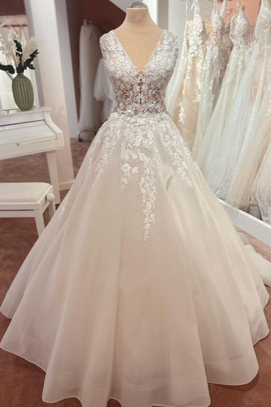 Beautiful Long A-Line Appliques Lace Tulle Wedding Dress-BIZTUNNEL