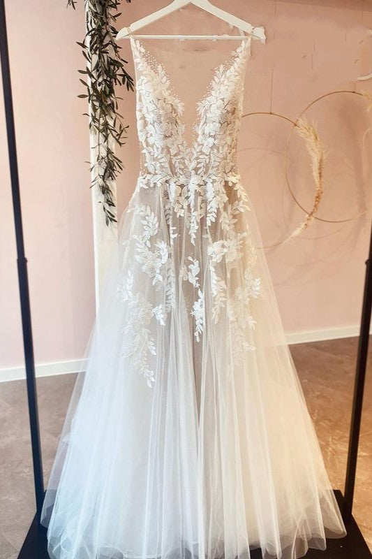 Classy Long A-line Tulle Appliques Lace Wedding Dress-BIZTUNNEL