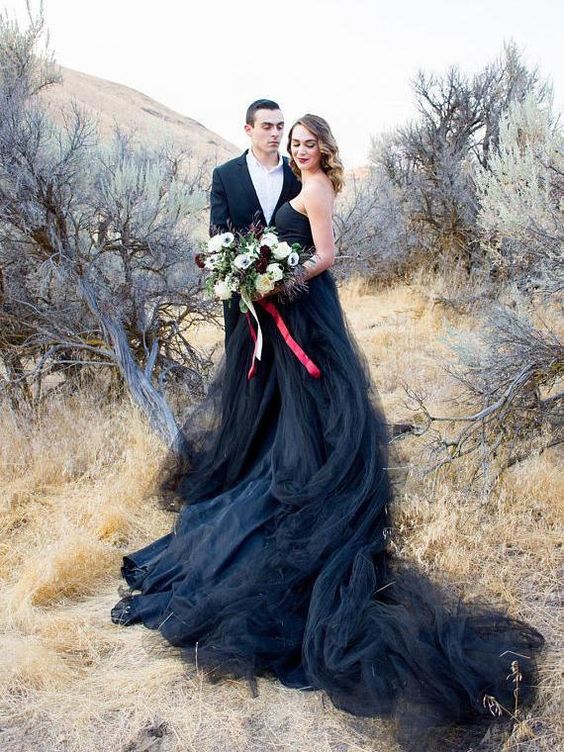 Elegant Long A-line Strapless Tulle Black Wedding Dress-BIZTUNNEL