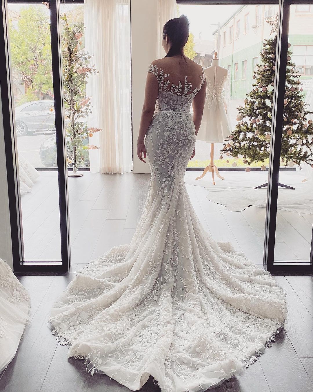 Elegant Long Mermaid Off-the-Shoulder Appliques Lace Backless Wedding Dress-BIZTUNNEL