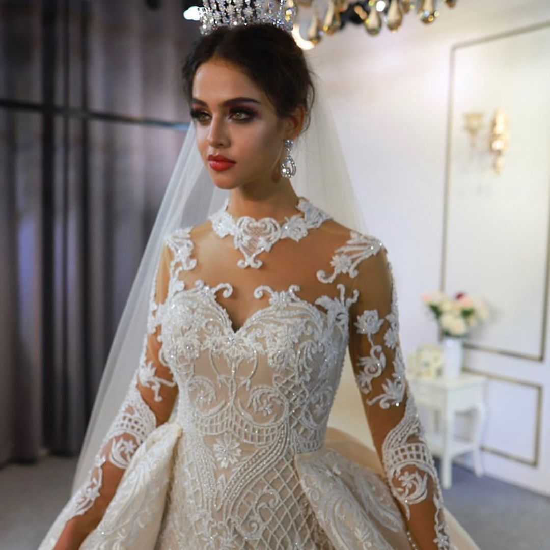 Gorgeous Long A-Line Sweetheart Appliques Lace Wedding Dress with Sleeves-BIZTUNNEL