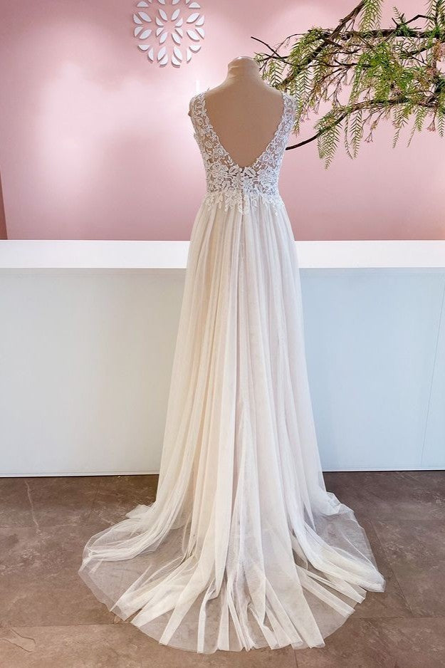 Long A-Line Sweetheart Tulle Backless Wedding Dress With Floral Lace-BIZTUNNEL