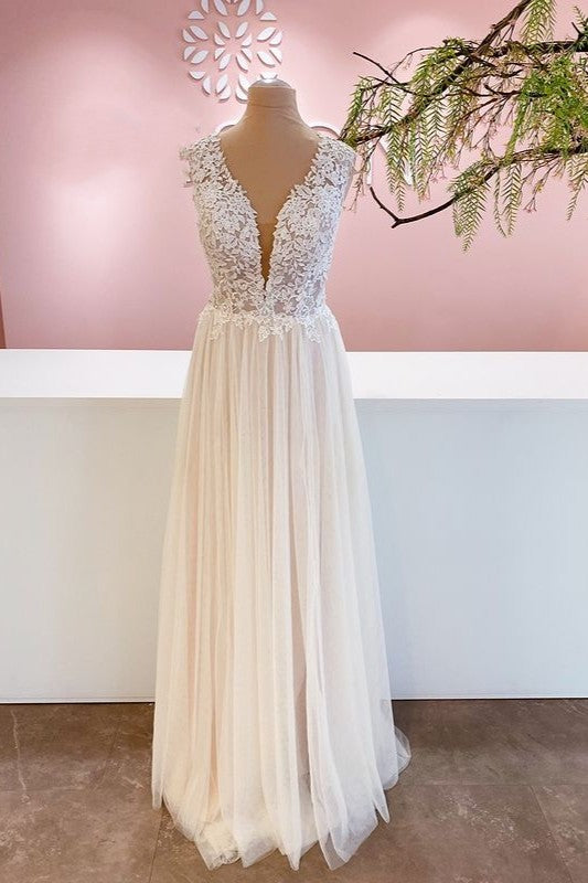 Long A-Line Sweetheart Tulle Backless Wedding Dress With Floral Lace-BIZTUNNEL