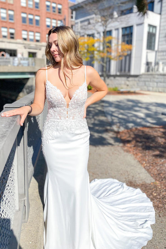 Long Sweetheart Appliques Lace Open Back Mermaid Wedding Dress-BIZTUNNEL