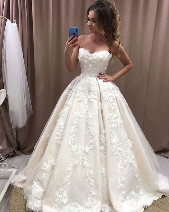 Romantic Long Ball Gowns Sweetheart Wedding Dress With 3D Floral Appliques Lace-BIZTUNNEL