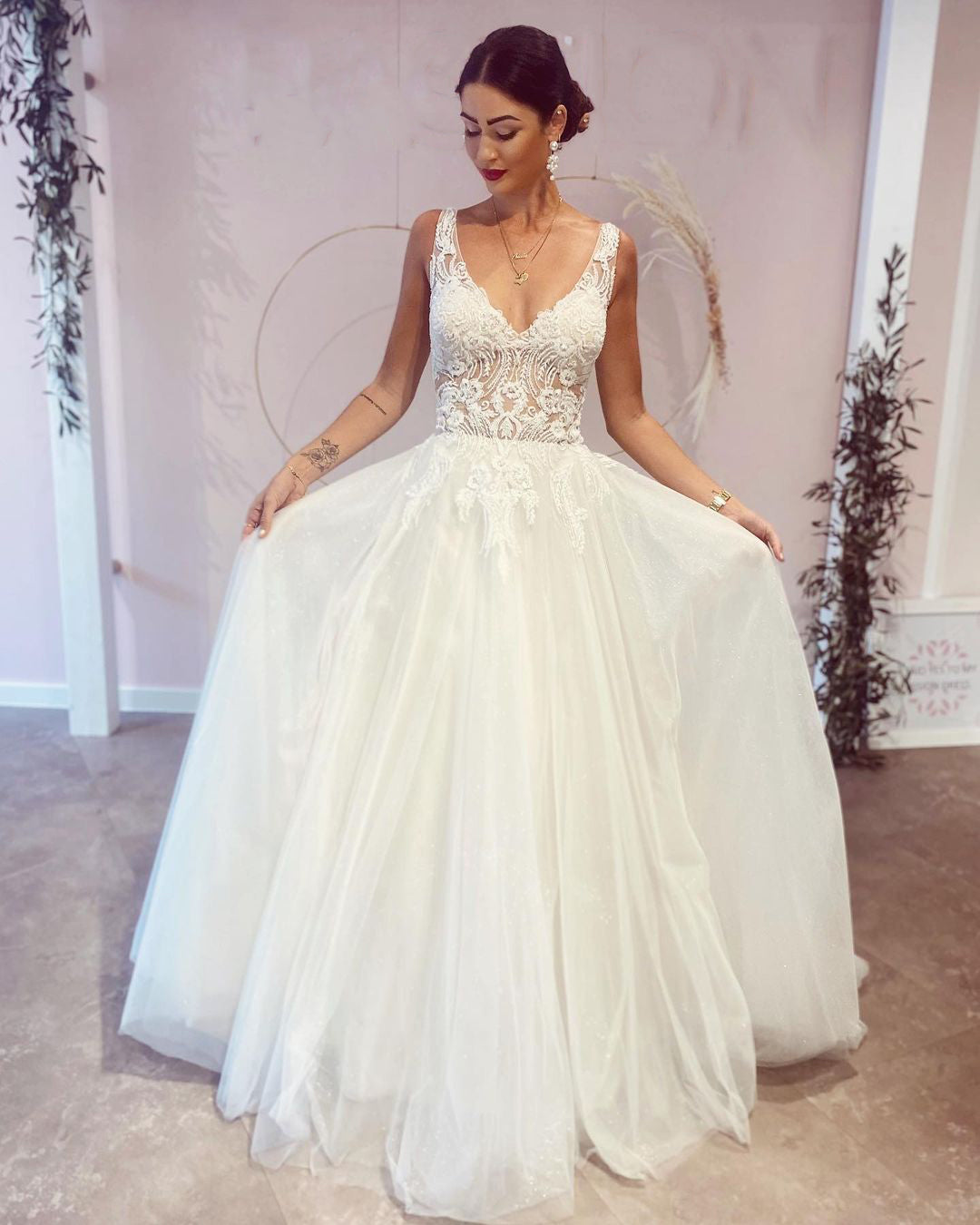 Stunning Long A-Line V-neck Backless Wedding Dress With Appliques Lace-BIZTUNNEL